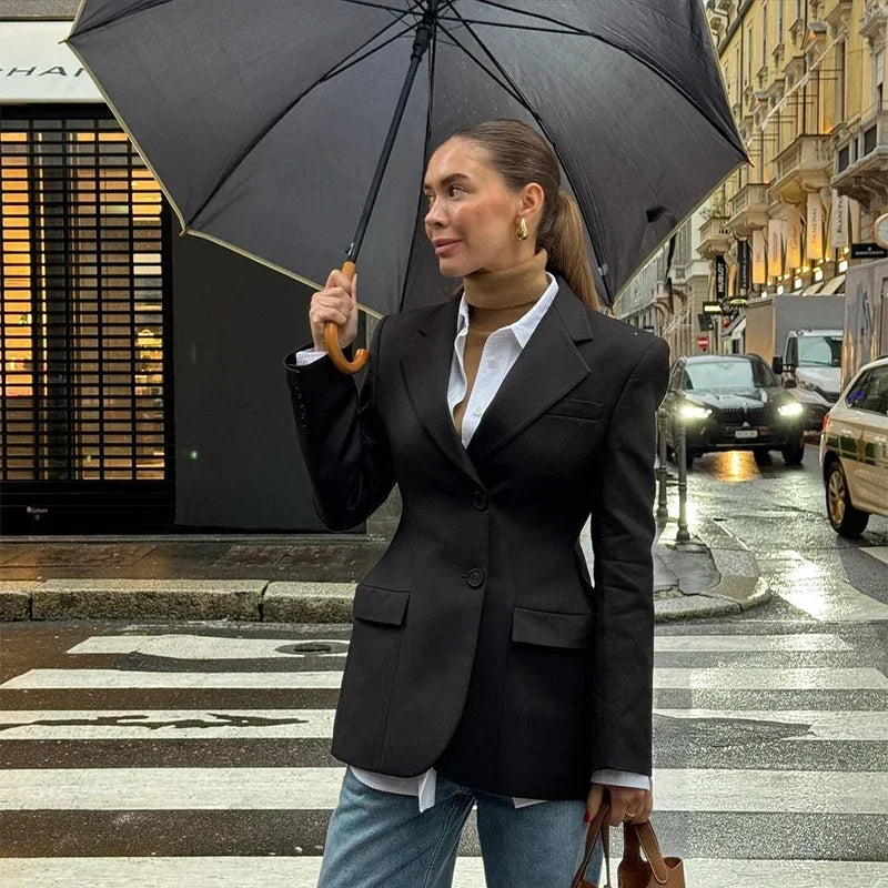 BLAZER CON HOMBRERAS Y SOLAPA
