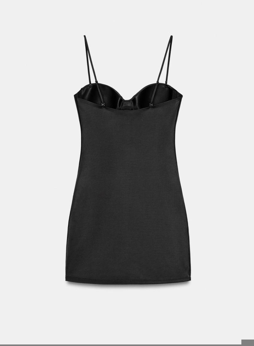 VESTIDO CORTO NEGRO