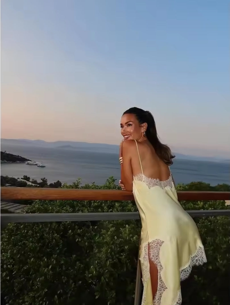 VESTIDO SATINADO DETALLE LENCERO