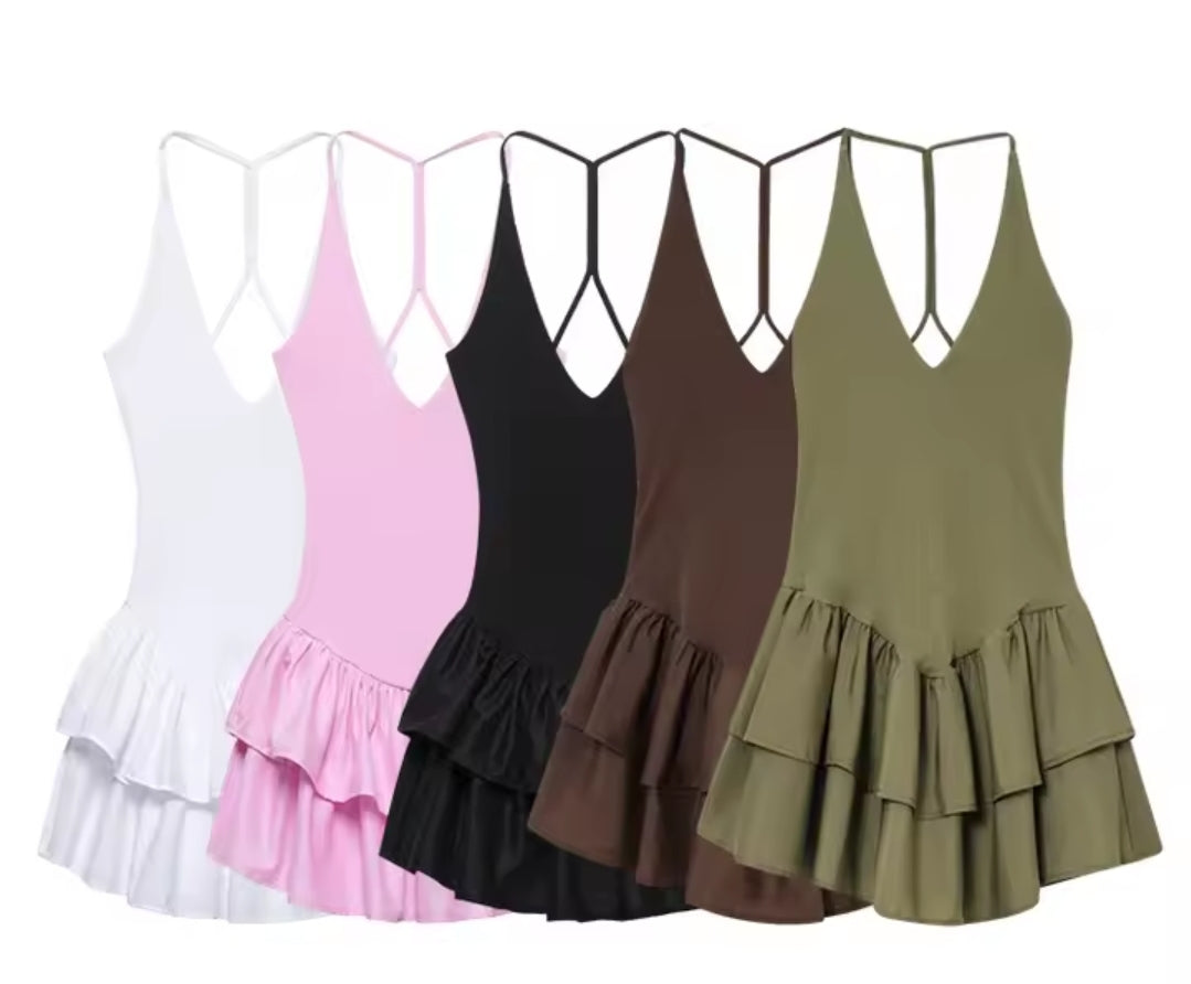 VESTIDO HALTER CON ACABADO DE VUELO