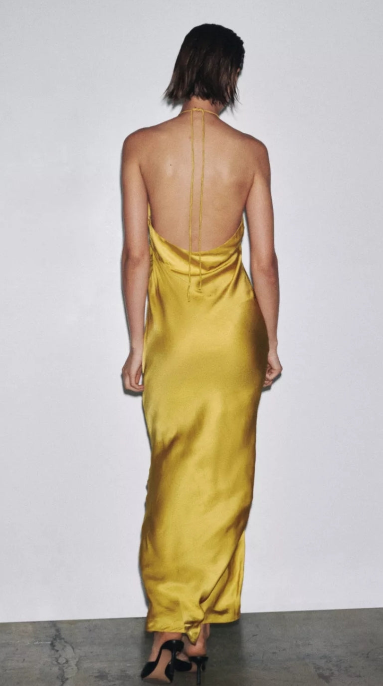 VESTIDO SATINADO FLOR RELIEVE