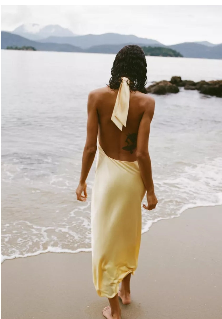 VESTIDO SATINADO CUELLO HALTER