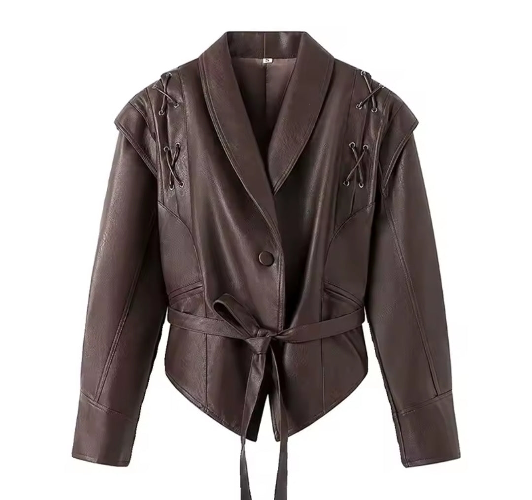 CHAQUETA CORTA DE CUERO