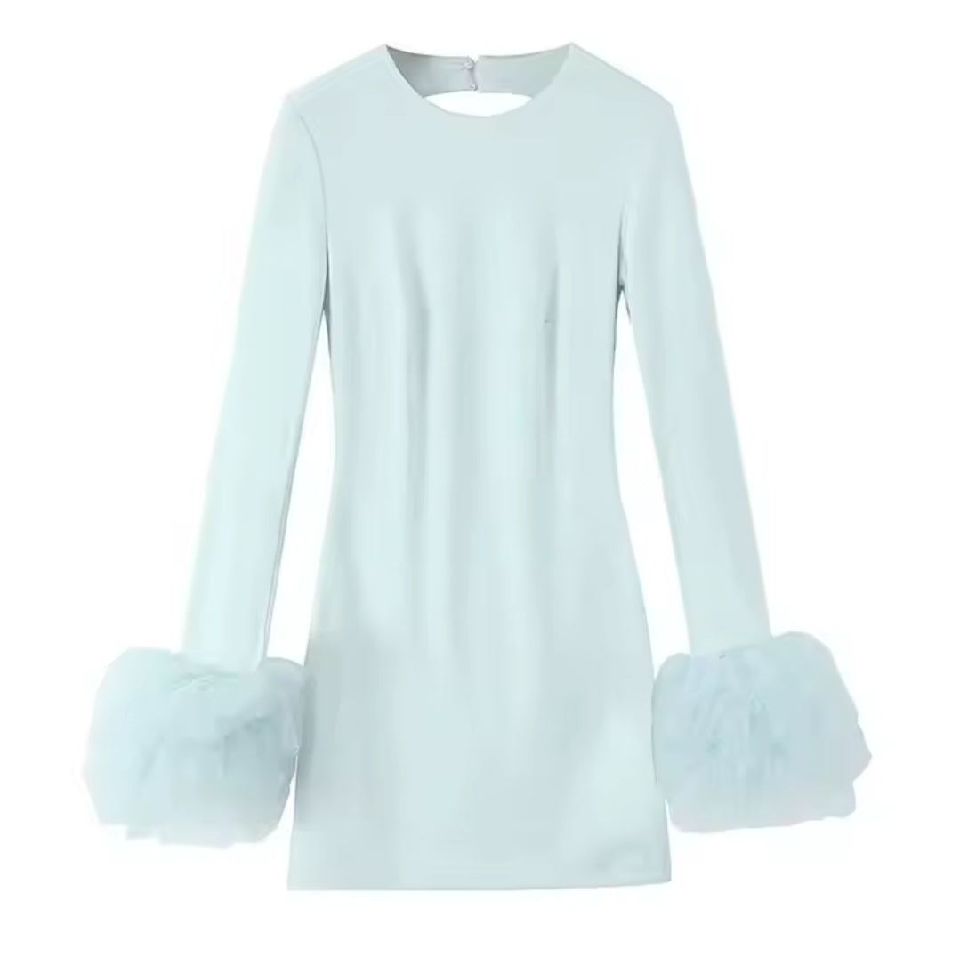 VESTIDO CORTO PUÑOS DE TUL