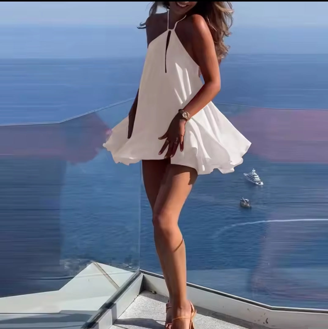VESTIDO SATINADO CON VUELO