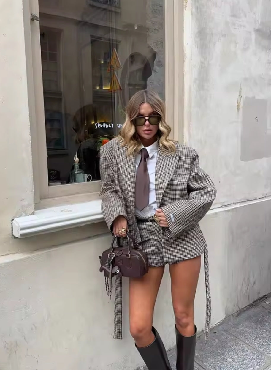 BLAZER Y SHORT ESTAMPADO DE CUADROS