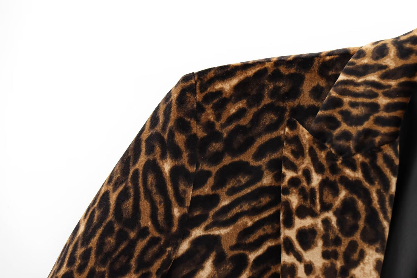 CHAQUETA CORTA ESTAMPADO LEOPARDO