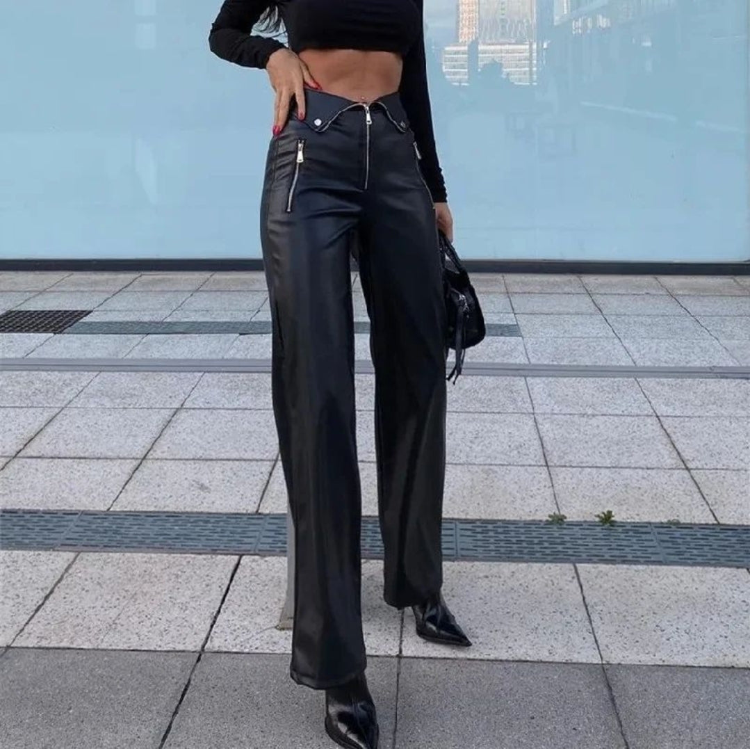 PANTALONES RECTOS DE POLIPIEL CON CREMALLERAS
