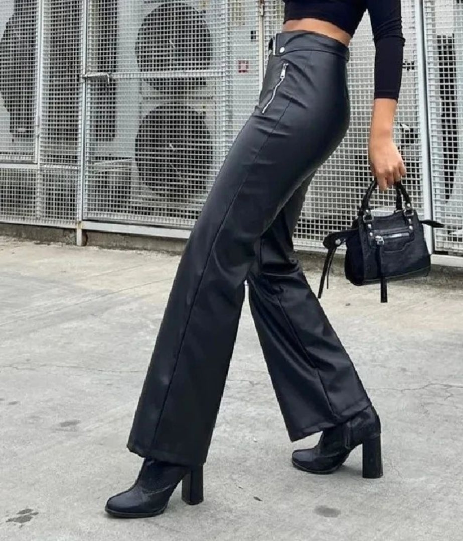 PANTALONES RECTOS DE POLIPIEL CON CREMALLERAS