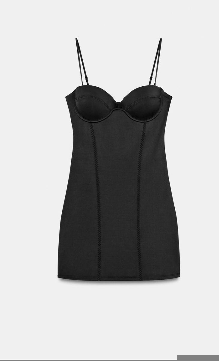 VESTIDO CORTO NEGRO