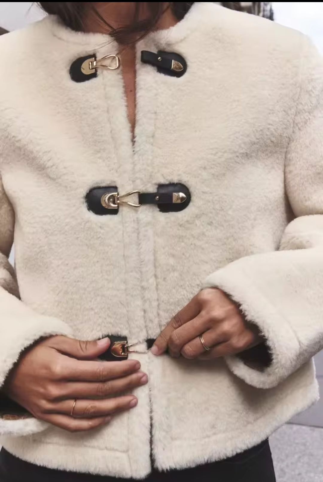 ABRIGO BLANCO DE PELO