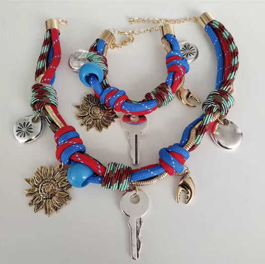CONJUNTO PULSERA Y COLLAR LLAVE