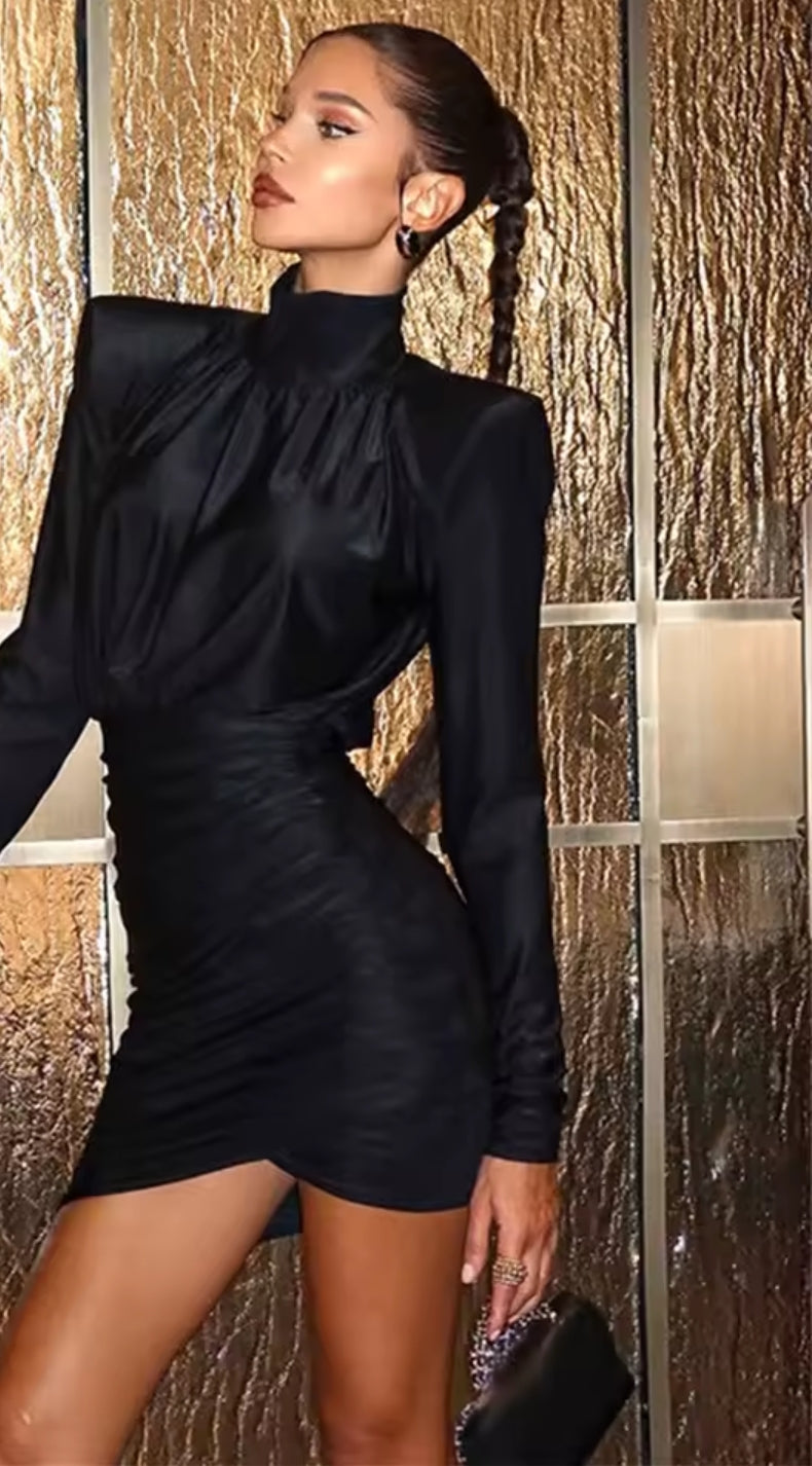 VESTIDO NEGRO FRUNCIDO