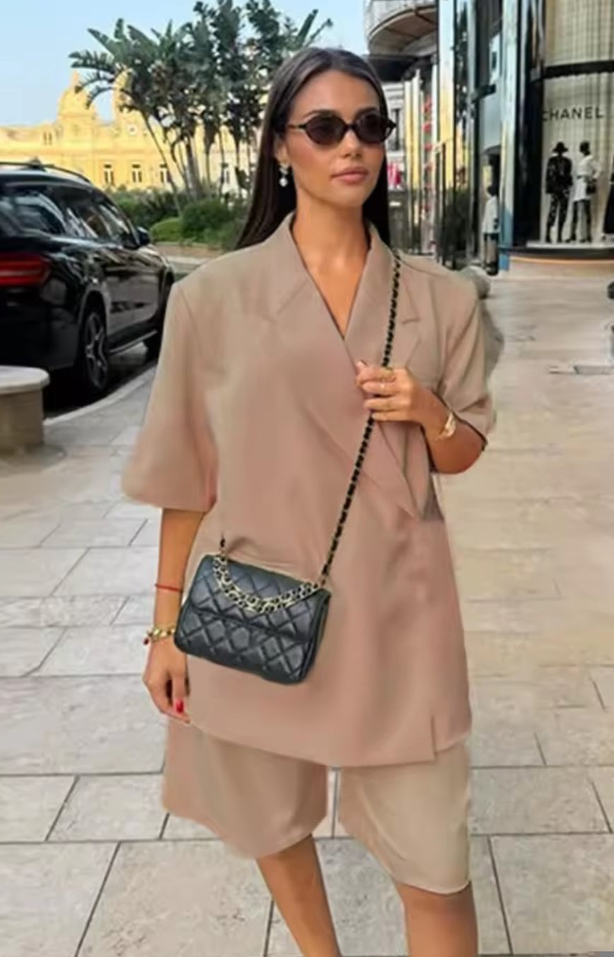 CONJUNTO BLAZER Y BERMUDAS