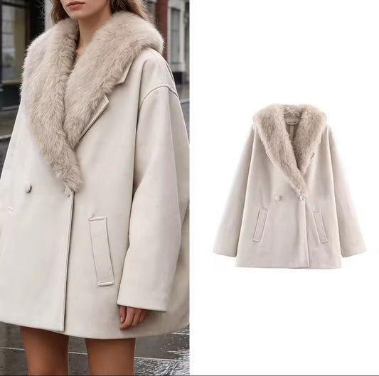 ABRIGO BEIGE  CON PELO EN EL CUELLO
