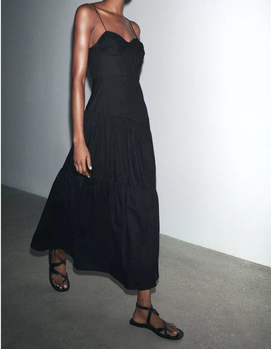 VESTIDO NEGRO DE VUELO