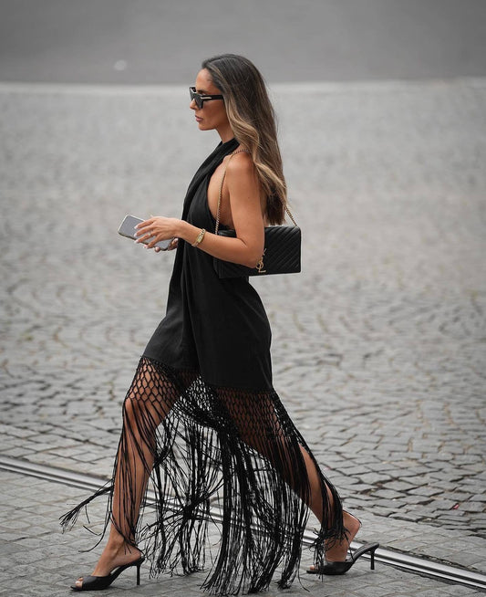 VESTIDO NEGRO CUELLO HALTER FLECOS